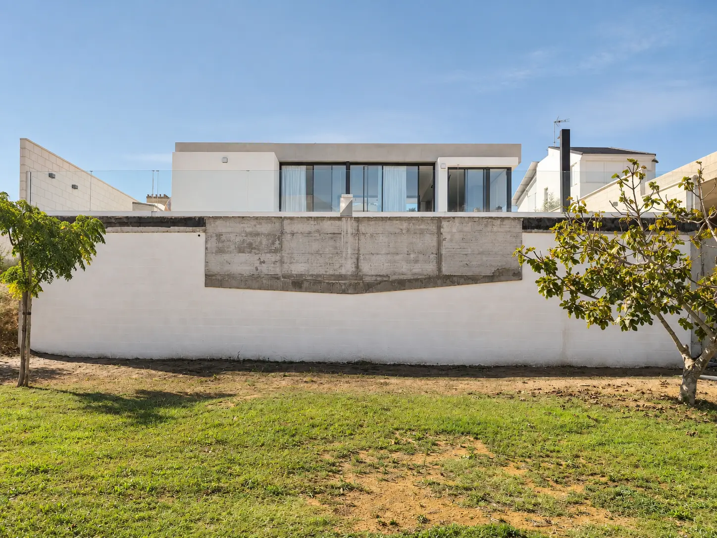 Elevación de la vivienda vista desde el jardín